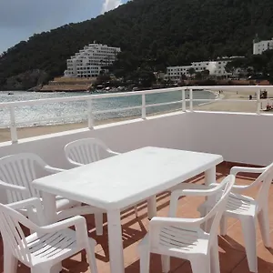 apartamentos-cala-llonga.ibizaislandhotels.net/